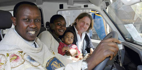 Sonntag 20. Mai 2007 wurde im Anschluss an den Gottesdienst um 9:30 Uhr das MIVA-Auto f?r die Pfarre Kakonko in Tansania gesegnet. Die Segnung wird Herr Pfarrer Ferdinand Barugize vornehmen. Dieses Auto wurde durch Spenden der Kath. Frauenbewegung, d