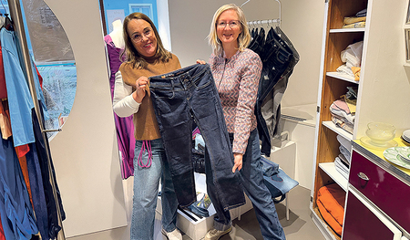 CARLA-Linz-Filialleiterin Helga Perusch (li.) und CARLA-Stellenleiterin Katharina Forstinger. 