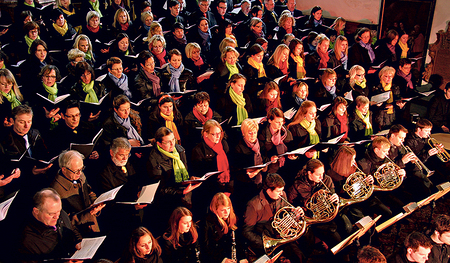 Über 80 Sängerinnen und Sänger sind Teil des Großprojekts. 
