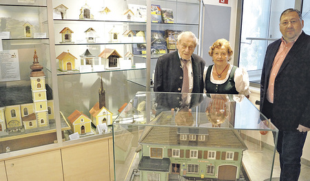 Josef und Maria Haidinger mit Bürgermeister Manfred Mühlböck 