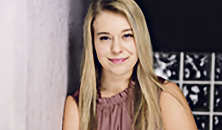 Sophie Falkner (20) aus Traun belegt den Studiengang zur Hebamme.