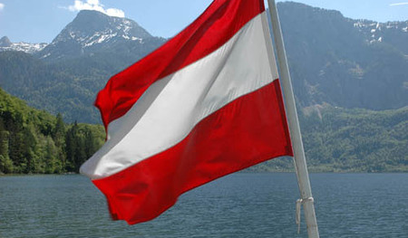 Hallstatt, Wasser, See, Hallst?tter See, Sonne, See, Kirche, Altar, Wanderweg, Kulturerbe, Fahne, ?sterreichische FahneFranz Maria GlaserEinfaltstra?e 7, A-4020 LinzBLZ 49460 SpardabankKontonummer 00-378.444