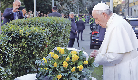 In stillem Gebet gedachte Papst Franziskus der Opfer der Liquidierung des Ghettos von Vilnius am 23. September 1943 durch die deutschen Besatzer.