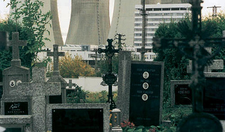 Atomkraftwerk Temelin, Friedhof, Gr?ber, K?hlt?rme, Temelin