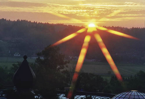 Sonnenaufgang in Bad BlumauBad, Urlaub, Faulenzen, Hundertwasser, Architektur, Farbe, Sonne, Sonnenaufgang, Sommer, Ferien, Kuppel, Licht, Vulkania, Gesundheit, Schwefel, SchwefelwasserFranz M. GlaserSPARDAbank LinzBankleitzahl 49460Kontonummer