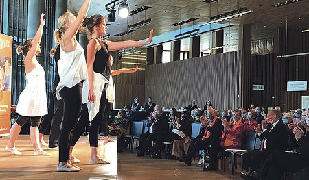 Benefiz-Matinee mit Tanz, Musik und Gesprächen   