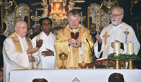 Am 11. September 2022 wurde mit einem Festgottesdienst, dem Bischof Manfed Scheuer vorstand, der Gründung des Stifts Waldhausen im Jahr 1147 gedacht. 