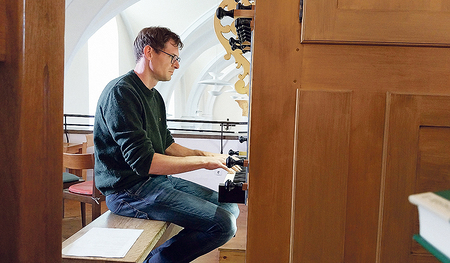 Die Klausur wurde mit einer Liturgie abgeschlossen. An der Orgel saß Markus Prader.     