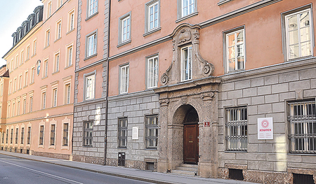 Das Noviziat der zentraleuropäischen Jesuiten zieht aus Nürnberg in die Innsbrucker Sillgasse. 