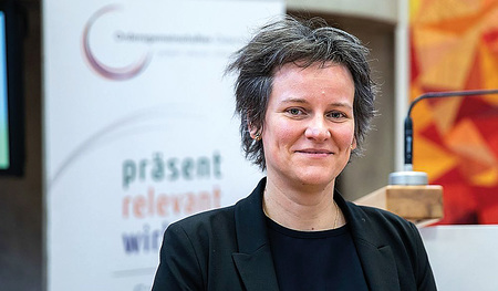 Die vielsprachige Linzer Pastoraltheologin Klara Antonia Csiszar nimmt als Beraterin am Weltsynodentreffen teil.