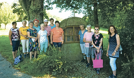 Die Frauen unternahmen eine Kapellenwanderung.   