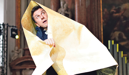 Martin Achrainer als eine der Bruckner-Figuren. 