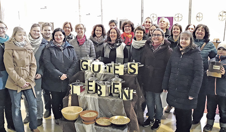 Geballte Frauenpower der kfb. Der „Spontanchor“ in der Pfarre Perg gestaltet lebendige Gottesdienste für Frauenanliegen.   