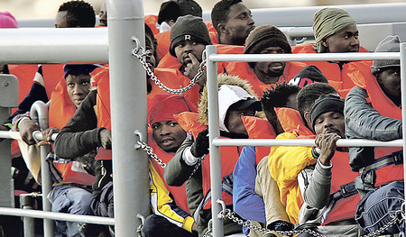 Das UN-Flüchtlingshilfswerk ruft EU-Staaten erneut auf, Verantwortung bei Aufnahme und Versorgung von Bootsflüchtlingen zu teilen.   