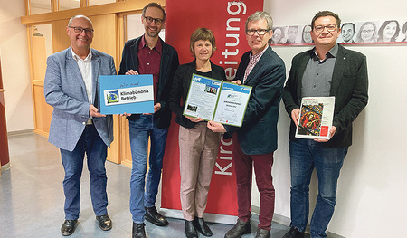 Überreichung der Urkunde für den Beitritt zum Klimabündnis    