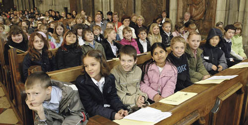 Schulgottesdienst; Katholische Privatschule Maria Regina, Hofzeile (?)