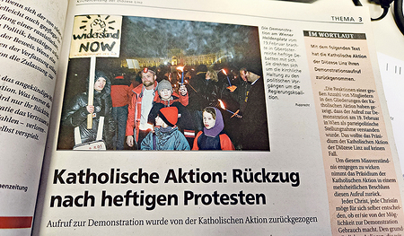 Ob man zur Demo gegen die ÖVP-FPÖ-Regierung auffordern solle, war umstritten.  A