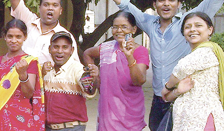 Projektpartnerinnen der kfbö u. a. aus Indien nehmen am Symposium der Aktion FFT teil.   