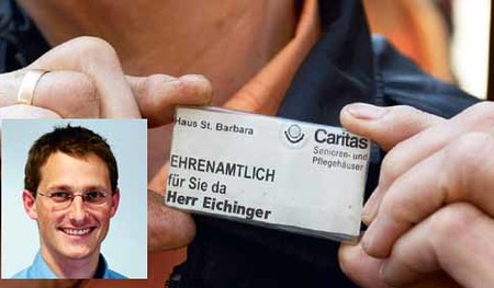 Ehrenamtliche Helferin im Altersheim der Caritas.     Wien, 23.9.2005         ? Franz Josef Rupprecht; A-7123 M?nchhof; Bank: Raiffeisenbank M?nchhof (BLZ: 33054), Konto.-Nr.: 17.608 