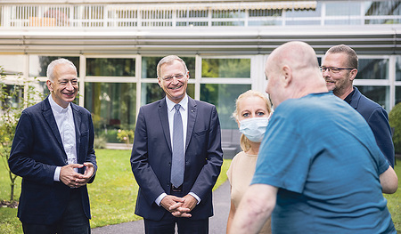 Landau und Stelzer besuchten unter anderem die Caritas-Einrichtungen St. Elisabeth und St. Anna in Linz. 