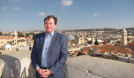 Andreas Kickinger ist Geschäftsführer von „Biblische Reisen“, dem Reisepartner der KirchenZeitung für Leser/innen-Reisen. Sieben Mitarbeiter/innen betreuten bislang jährlich an die 5.000 Reisegäste. Im Sommer sollen erste Gruppenreisen wieder möglich