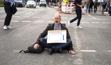 Der Jesuit Jörg Alt hatte sich am 28. Oktober 2022 beim Münchner Stachus festgeklebt.  