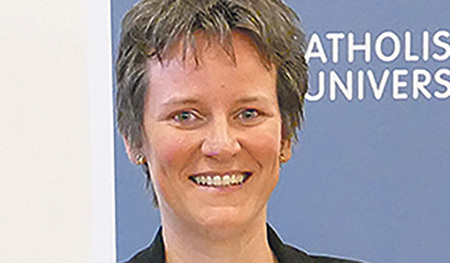 Klara-Antonia Csiszar lehrt Pastoraltheologie.   