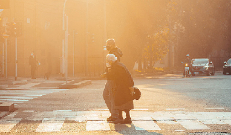 Es ist der Glaube, der Berge versetzt. Er ermutigt uns, füreinander da zu sein.   