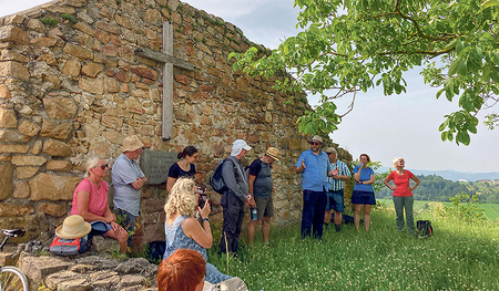 Einer der Stationen der Gedenkwanderung: das Frankenberger Kirchlein.  