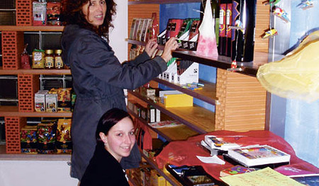 OLYMPUS DIGITAL CAMERA         