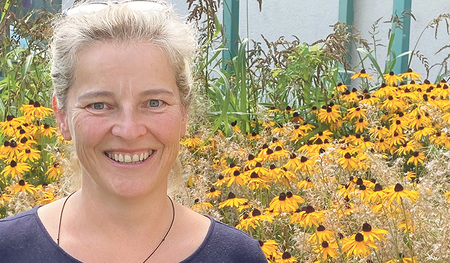 Claudia Kapeller ist seit September 2020 Krankenhausseelsorgerin am Med Campus III des Kepler Universitätsklinikums Linz und übernahm mit Herbst 2022 zusätzlich das Amt Obdachlosenseelsorgerin.  