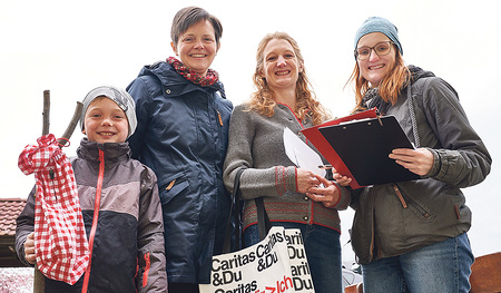 Engagement gepaart mit Humor ist die Erfolgsformel für die Caritas-Haussammlung.    