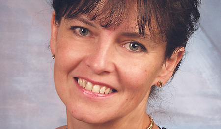 Regina Walchshofer ist Sachbearbeiterin in der Abteilung Kirchliches Bauen der DFK Linz.  