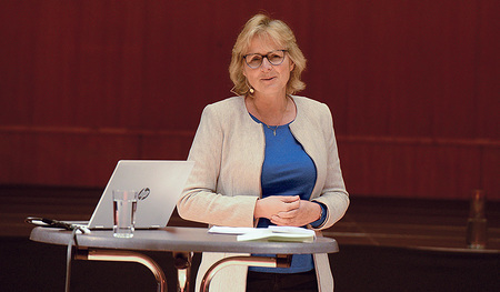 Sr. Melanie Wolfers schreibt derzeit die „Pfingstserie“ in der Kirchenzeitung