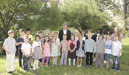 Bischof Manfred Scheuer bei der Eröffnung der Ambleside-Schule Linz.