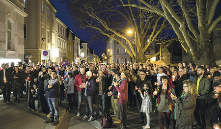 400 Menschen kamen zur Kundgebung, zu der erst vier Tage vorher aufgerufen worden war.   