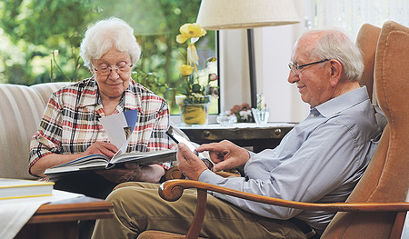  Senior/innen wollen lange daheim wohnen.       