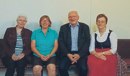 Mitglieder des Sozialkreises Bad Hall, die diesen auch schon geleitet haben (von links): Ingrid Scheinmayr war bereits Gründungsmitglied, weiters Veronika Huemer, Karl Schmeisser und die derzeitige Leiterin Christa Obereder.