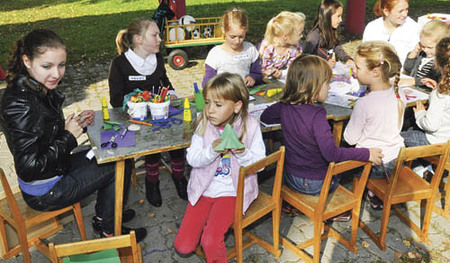 Glaubenswert ? Begegnung. Fest der Begegnung in Dekanat Linz-Nord mit Dechant Helmut Part und Christoph Freilinger. Impulse von Margit Hauft und Monika Heilmann.bild: Kinder Programm