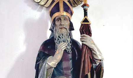 Liudger-Statue in der Kirche St. Ludgeri inHelmstedt. Eine Legende erzählt, dass Liudger sein Missionsgebiet auf wunderbare Weise von einer Wildgänseplage befreit haben soll.