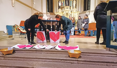 Vorbereitungen zum Gottesdienst, der zum Abschluss des Chortags gefeiert wurde  