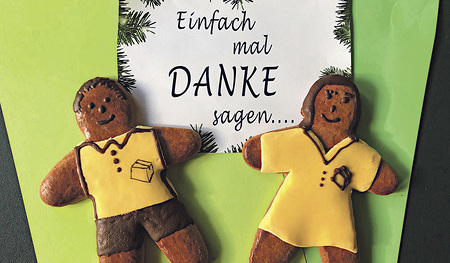 Lebkuchenfiguren und Zimtschokoladesterne als kleine Anerkennung für die Arbeit von Post- und MAN-Mitarbeiter/innen in Rohrbach und Steyr. 
