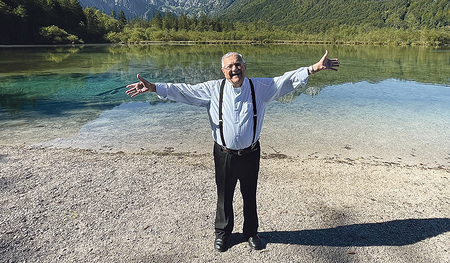 Patriarch emeritus Fouad Twal am Almsee   