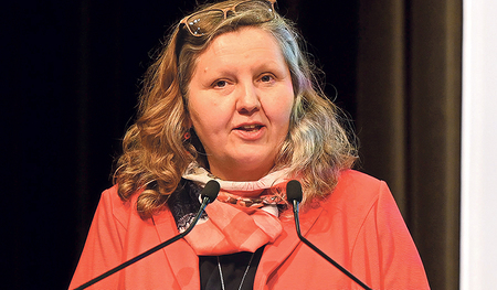 Expertin auf dem Podium: Heidemarie Staflinger  