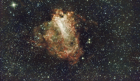 Eine Fotografie  des Omeganebels  M 17. Aufnahmen  wie diese lassen auch astronomische Laiinnen und Laien etwas von der Faszination der Beschäftigung mit dem Universum erahnen.     