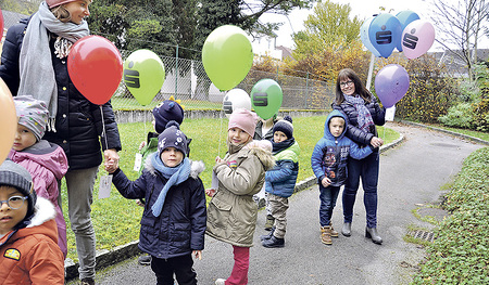 Die Kinder schickten ihre Wünsche und Träume per Luftpost in die Welt.  