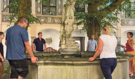 Intensive Gruppenarbeiten in der schönen Atmosphäre im Bildungshaus Schloss Puchberg  
