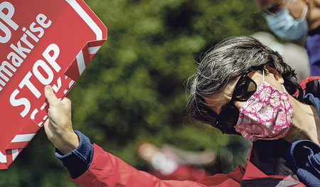 Die Klimakrise genauso bekämpfen wie die Corona-Pandemie – das fordern neben Aktivisten auch die Jesuiten aus Europa und Afrika von den  Regierungschefs weltweit.