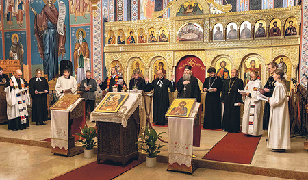Bischof Andrej Ćilerdžić (6. v. re.) von der serbisch-orthodoxen Kirche war aus Wien gekommen.    