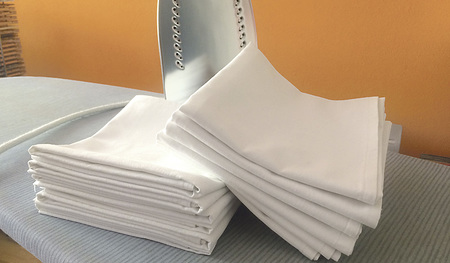 Aus Baumwoll-Leintüchern werden die besten Glaspoliertücher.   